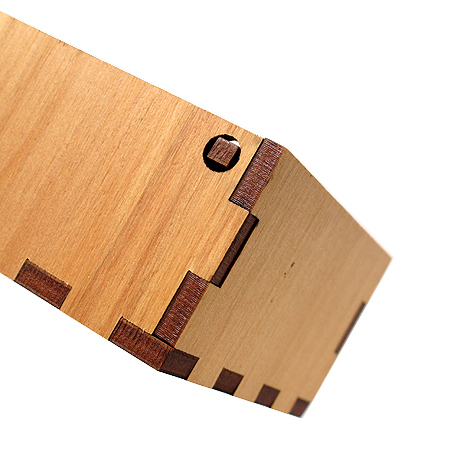 画像: マオリデザインの木製小箱（KORU/コル）