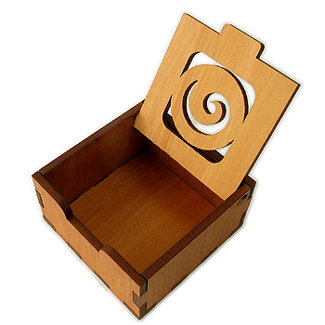 画像: マオリデザインの木製小箱（KORU/コル）